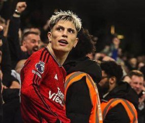 九游体育在线-【英超】帕尔默戴帽，加纳乔两球，切尔西4比3曼联