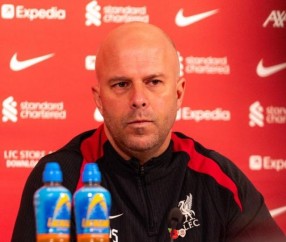 九游体育-斯洛特：曼联水平比排名好得多，流言不影响阿诺德