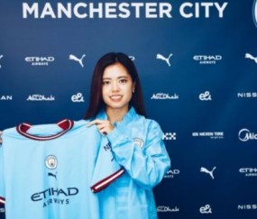 九游体育在线-英超流行日本小姐姐:看看曼城女足的新中场核心