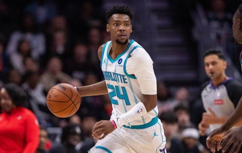 九游体育登录入口-各种铁还投得多！米勒全场手感冰凉 两分球7中0&amp;三分7中2