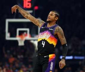 九游体育在线-杰伦·格林近4场75投21中！奥特：问题根源首先出现在他的移动上